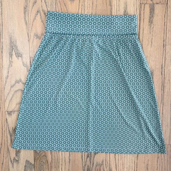 Max Studio Women’s Foldover Gray and Green Patterned Geometric Skirt Size Small - Picture 2 of 10